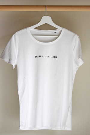T-SHIRT BALLERINA CON L'ANSIA